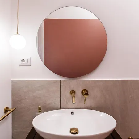 Golden Retreat Rom